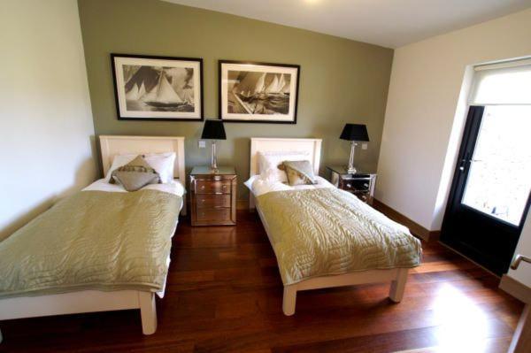 Ostan Gweedore Deluxe Apartments Банбег Экстерьер фото